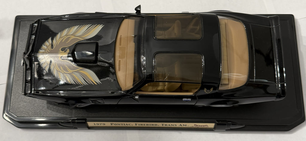 1979 Pontiac Firebird Trans Am 1:18 Diecast – Road Signature Black & Gold