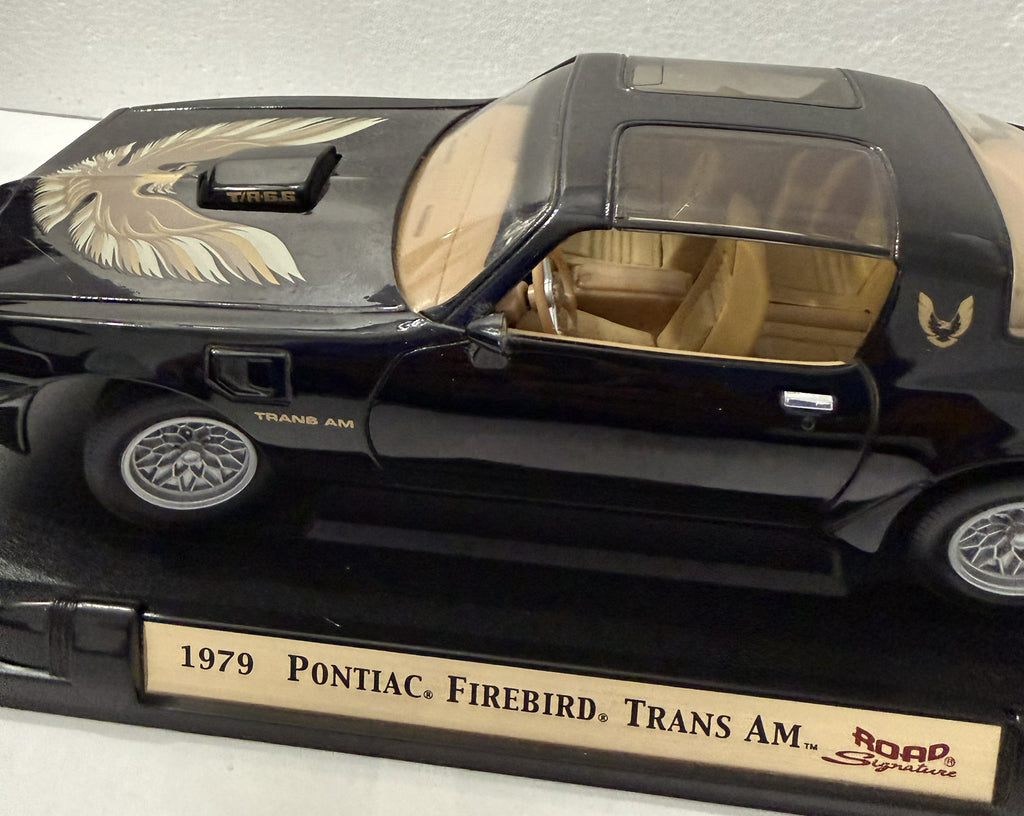 1979 Pontiac Firebird Trans Am 1:18 Diecast – Road Signature Black & Gold