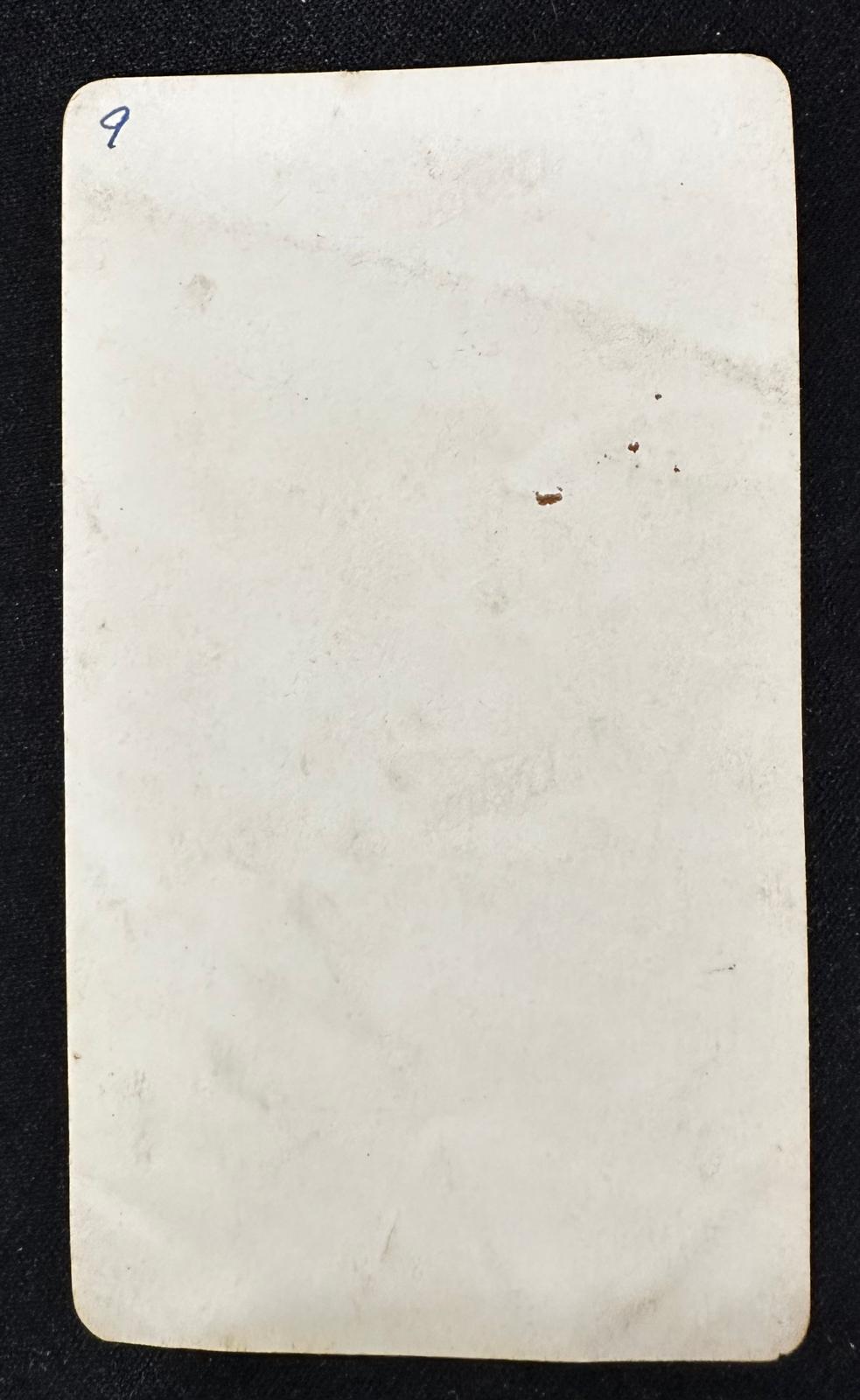 Estampa Religiosa Antigua Española – Santa Coronada con Cáliz y Espada – N.º 3881