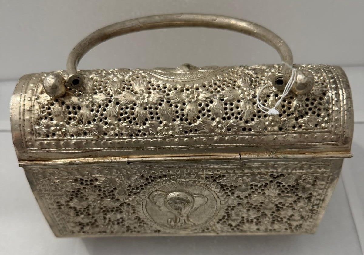 Vintage Indian Silver-Tone Metal Elephant & Floral Pierced Clutch Purse