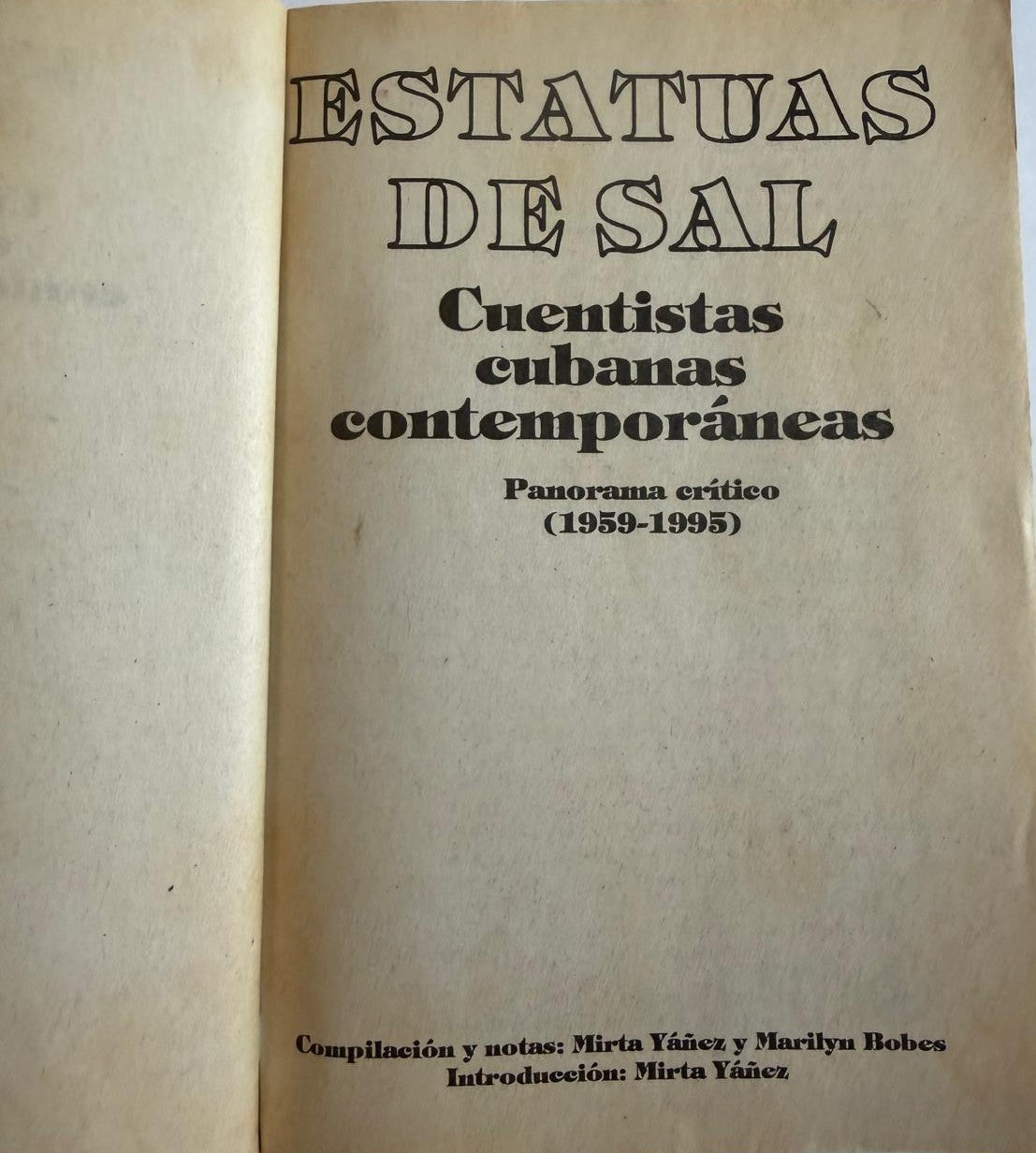 Original 1981 Cuban edition of Enrique Arredondo's autobiography La Vida de un Comediante, documenting the life of Bernabé and the history of Cuban theater, radio and television.