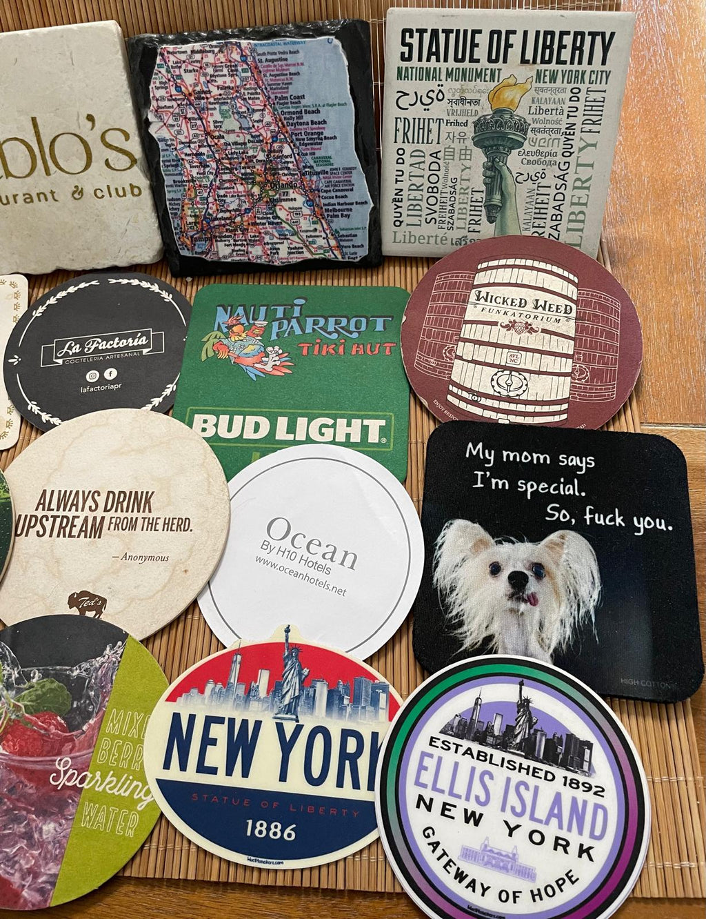Colección de 22 posavasos de piedra, papel y cartón Cuba Nueva York Houston