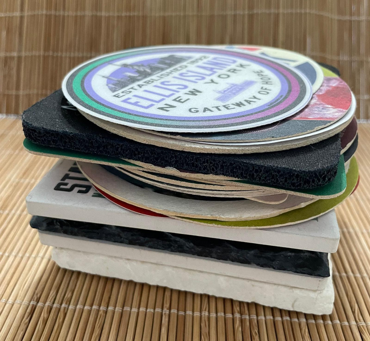 Colección de 22 posavasos de piedra, papel y cartón Cuba Nueva York Houston