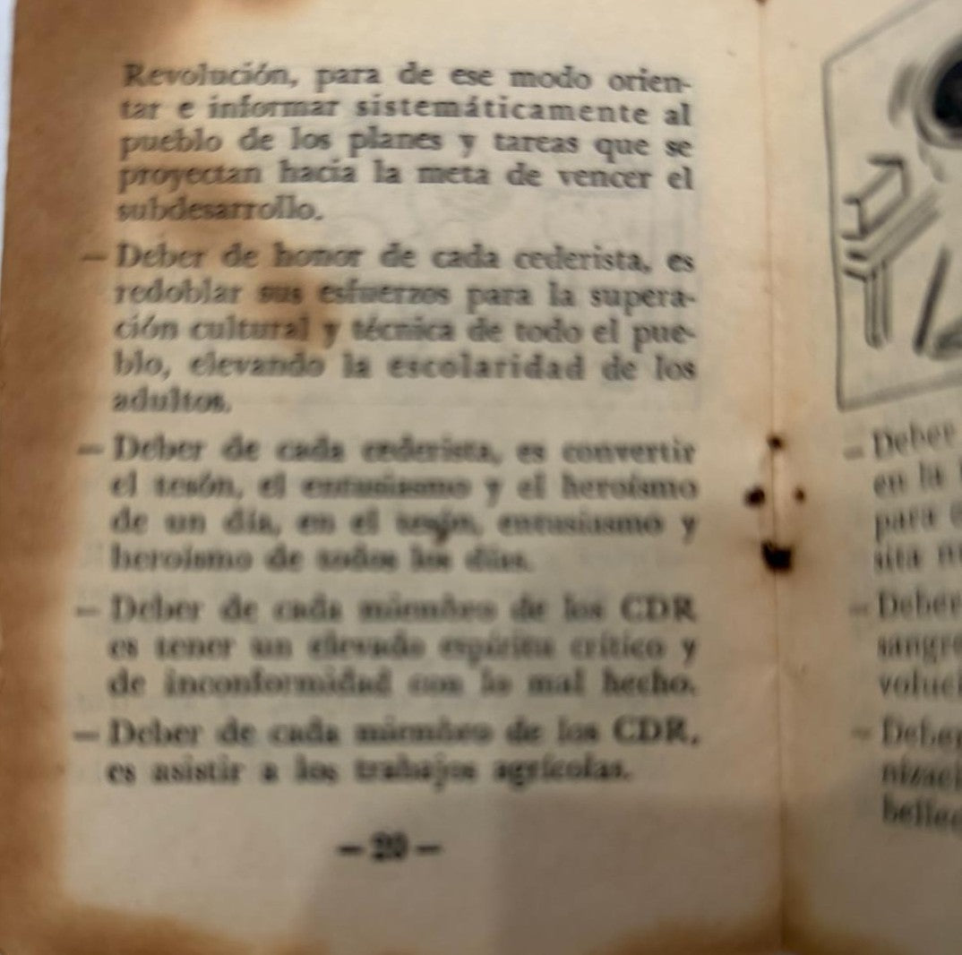 Libreta de identificación de miembro de los CDR de Cuba de 1968 – Habana, miembro identificado con foto – Efímera revolucionaria