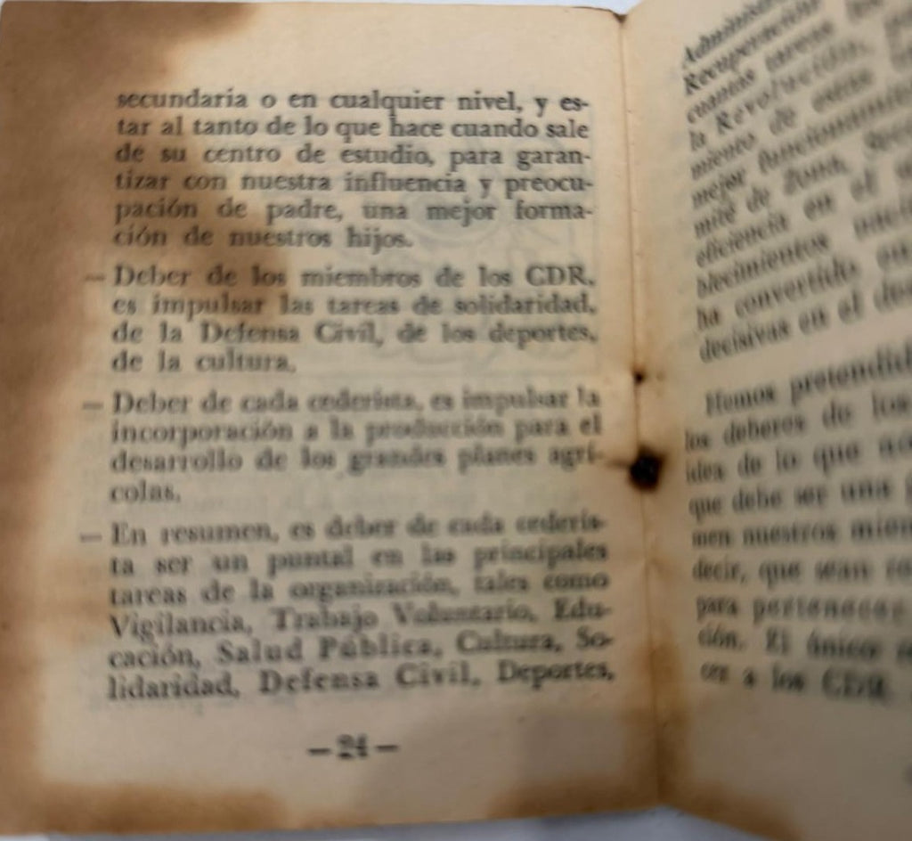 Libreta de identificación de miembro de los CDR de Cuba de 1968 – Habana, miembro identificado con foto – Efímera revolucionaria