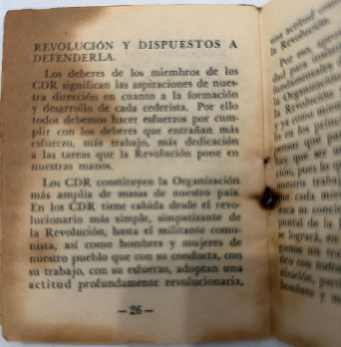 Libreta de identificación de miembro de los CDR de Cuba de 1968 – Habana, miembro identificado con foto – Efímera revolucionaria