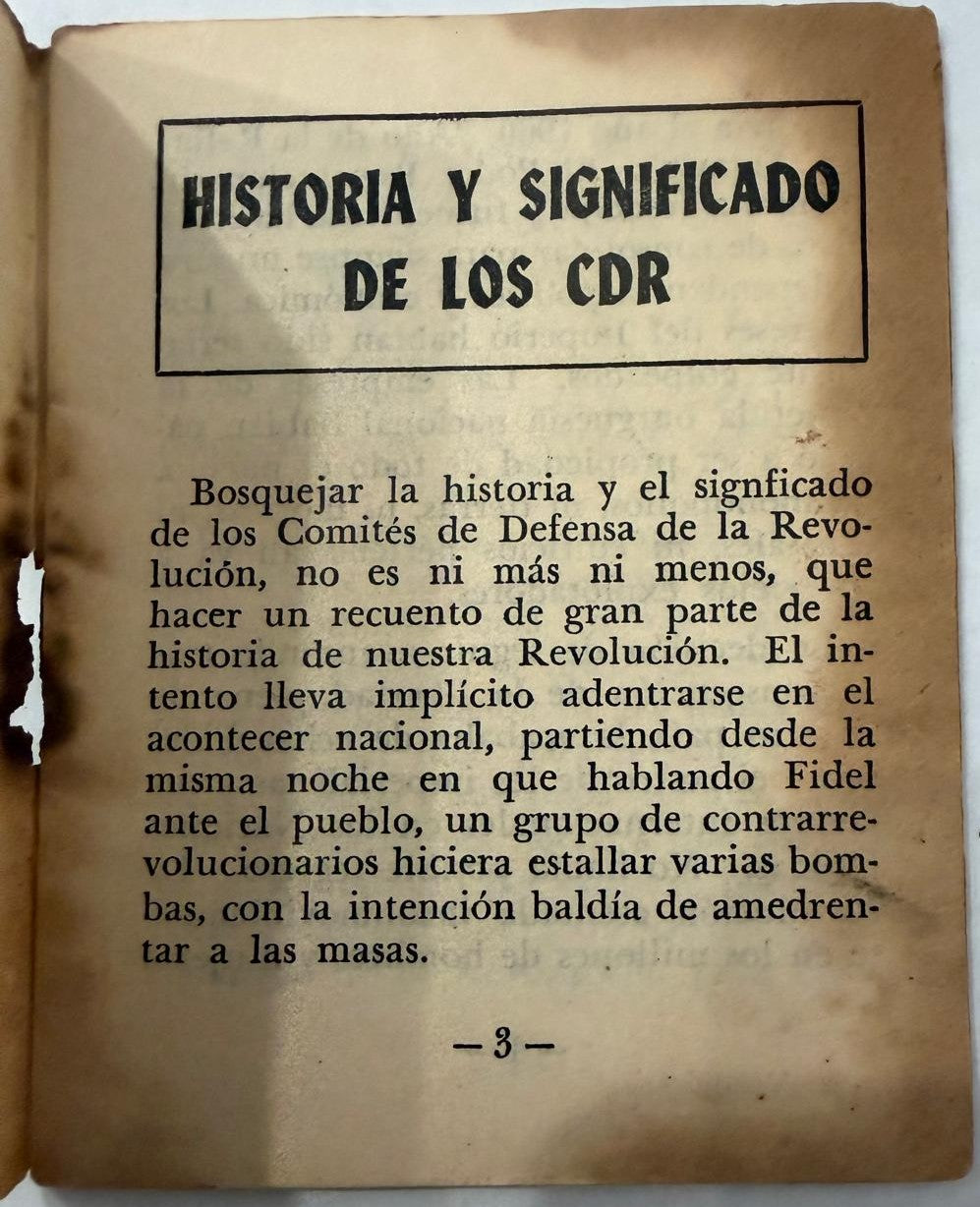 Libreta de identificación de miembro de los CDR de Cuba de 1968 – Habana, miembro identificado con foto – Efímera revolucionaria