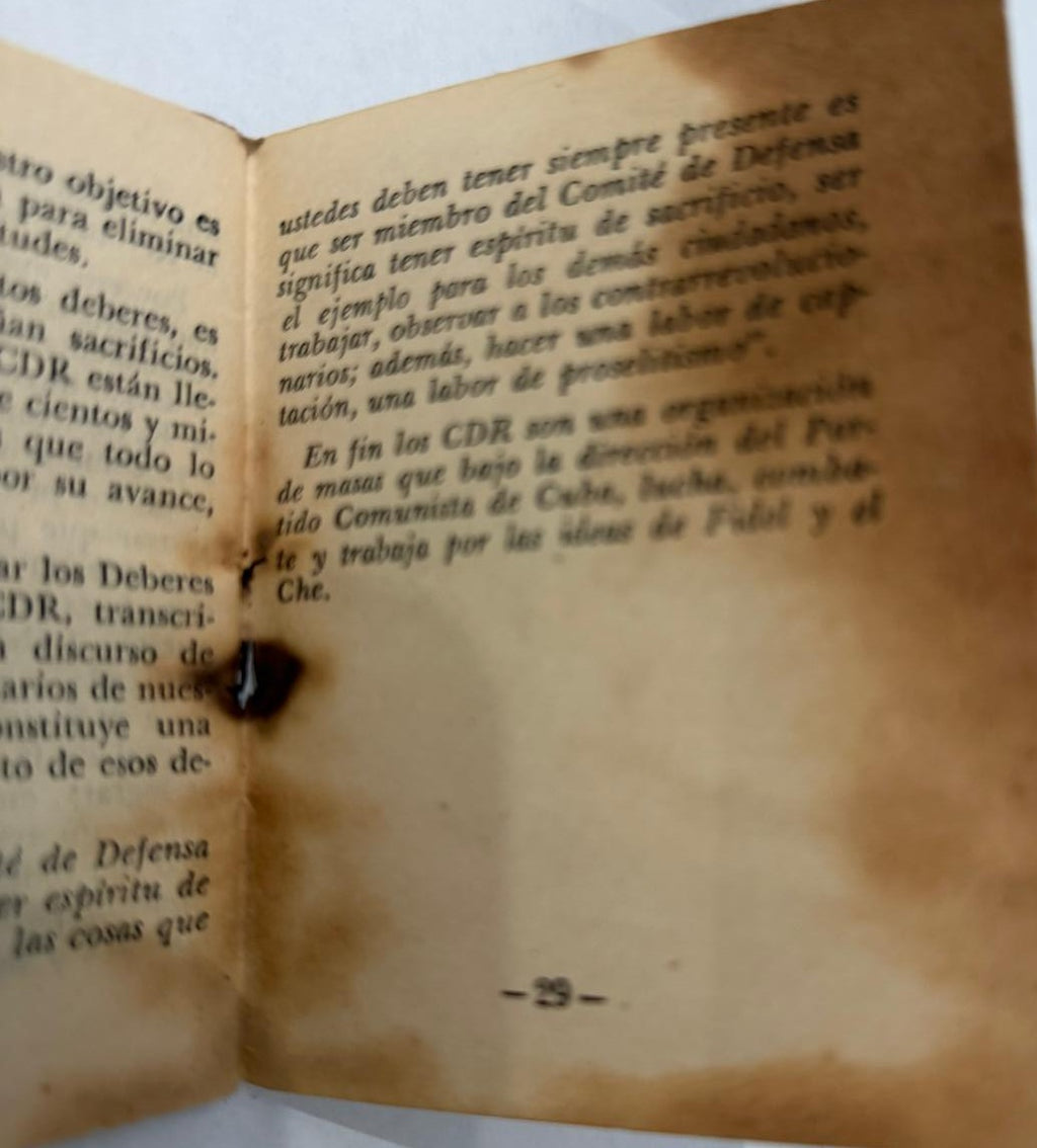 Libreta de identificación de miembro de los CDR de Cuba de 1968 – Habana, miembro identificado con foto – Efímera revolucionaria
