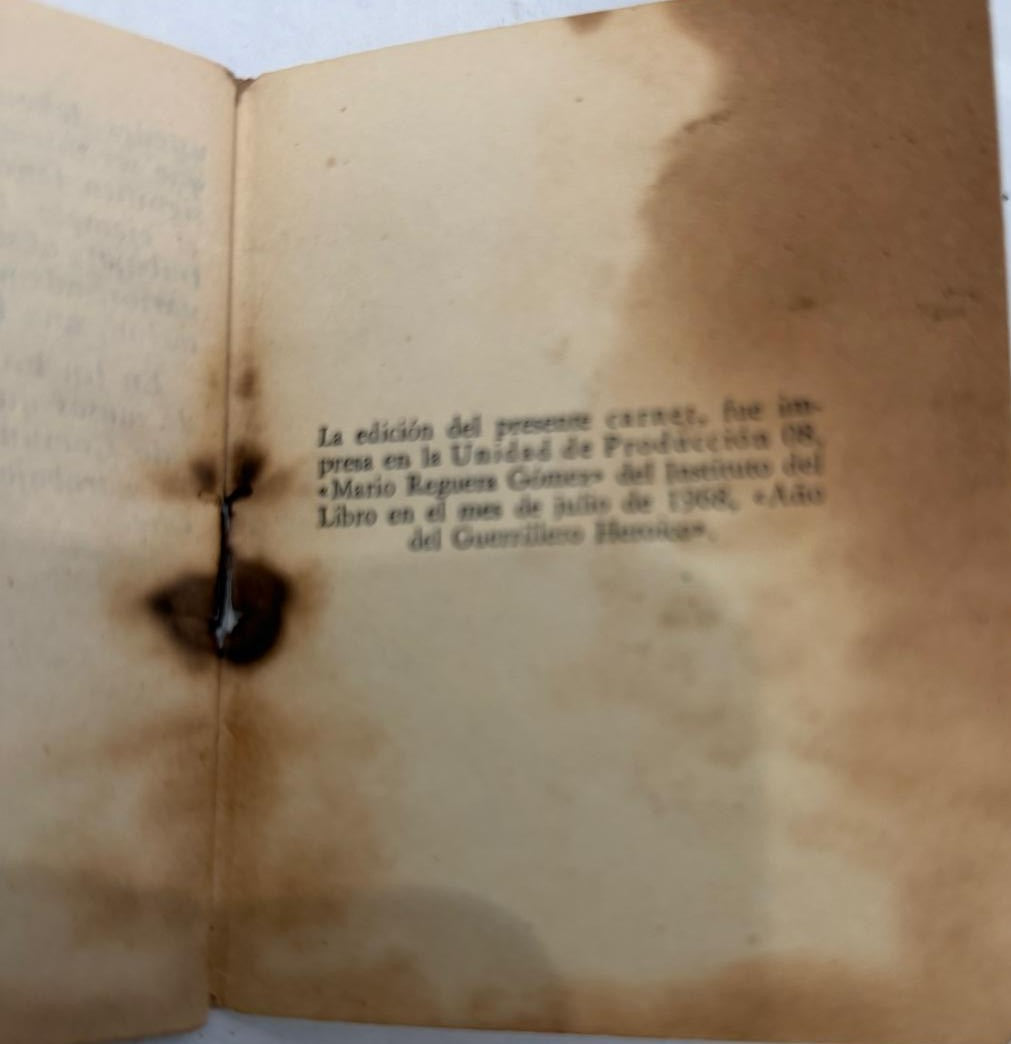 Libreta de identificación de miembro de los CDR de Cuba de 1968 – Habana, miembro identificado con foto – Efímera revolucionaria