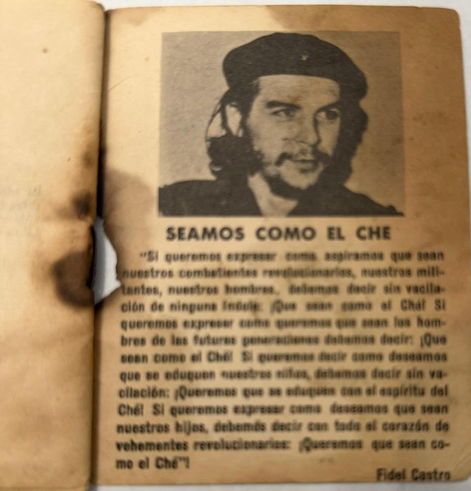 Libreta de identificación de miembro de los CDR de Cuba de 1968 – Habana, miembro identificado con foto – Efímera revolucionaria