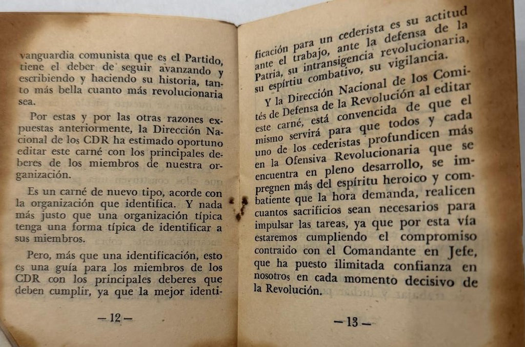 Libreta de identificación de miembro de los CDR de Cuba de 1968 – Habana, miembro identificado con foto – Efímera revolucionaria